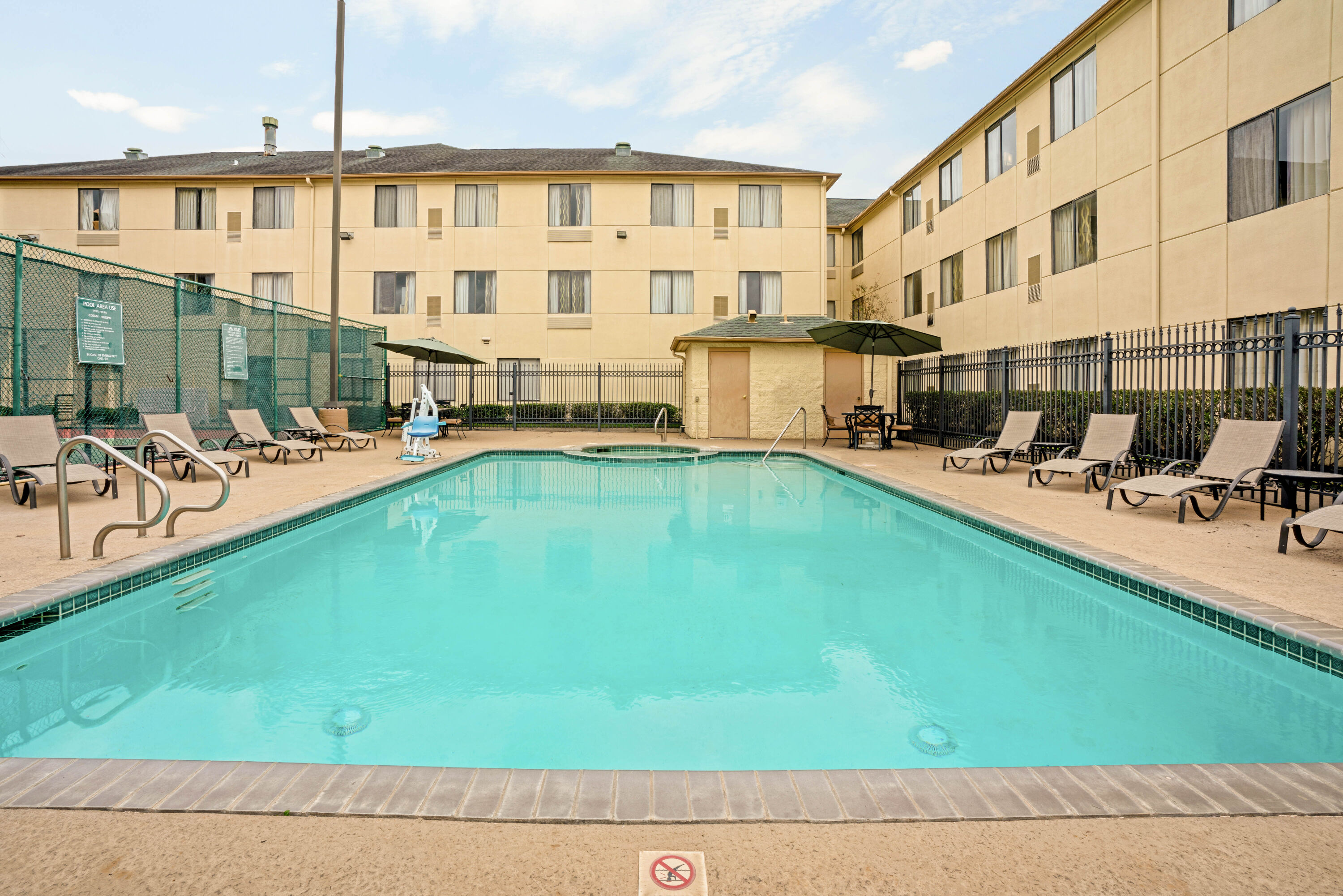 La Quinta Inn & Suites by Wyndham Houston NorthSpring Spring, TX Hotels