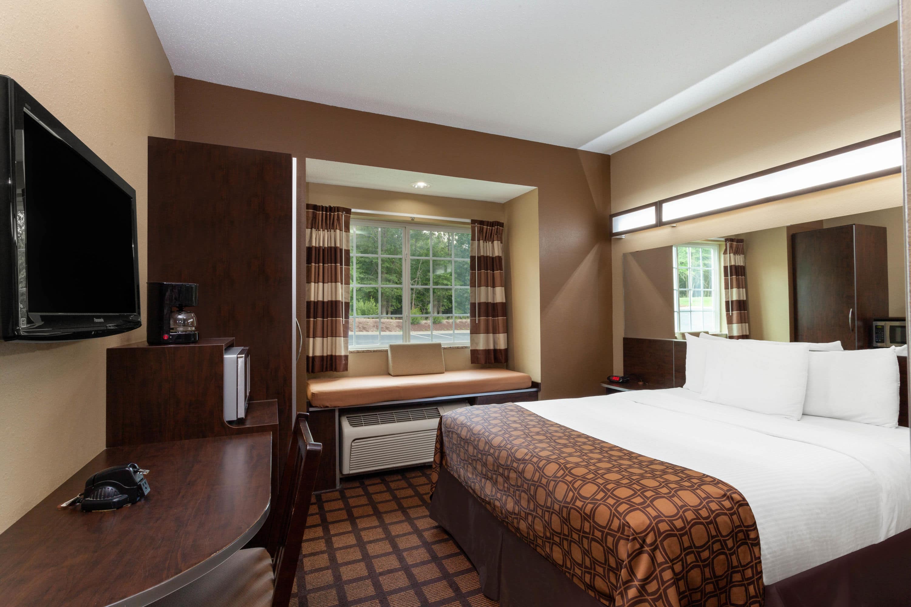 Microtel Inn Suites By Wyndham Columbiaat Fort Jackson - 