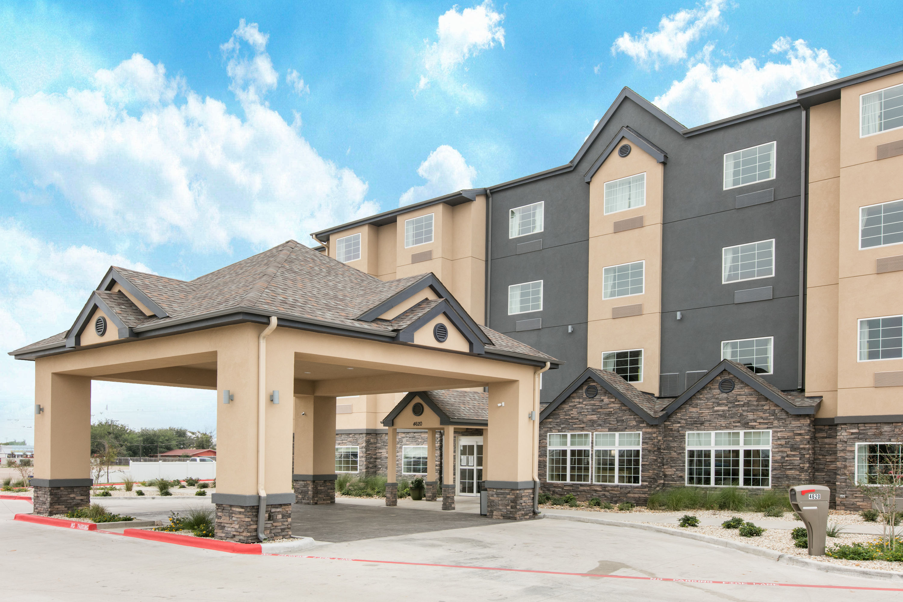 Microtel Inn And Suites By Wyndham Lubbock Lubbock Tx Hotels