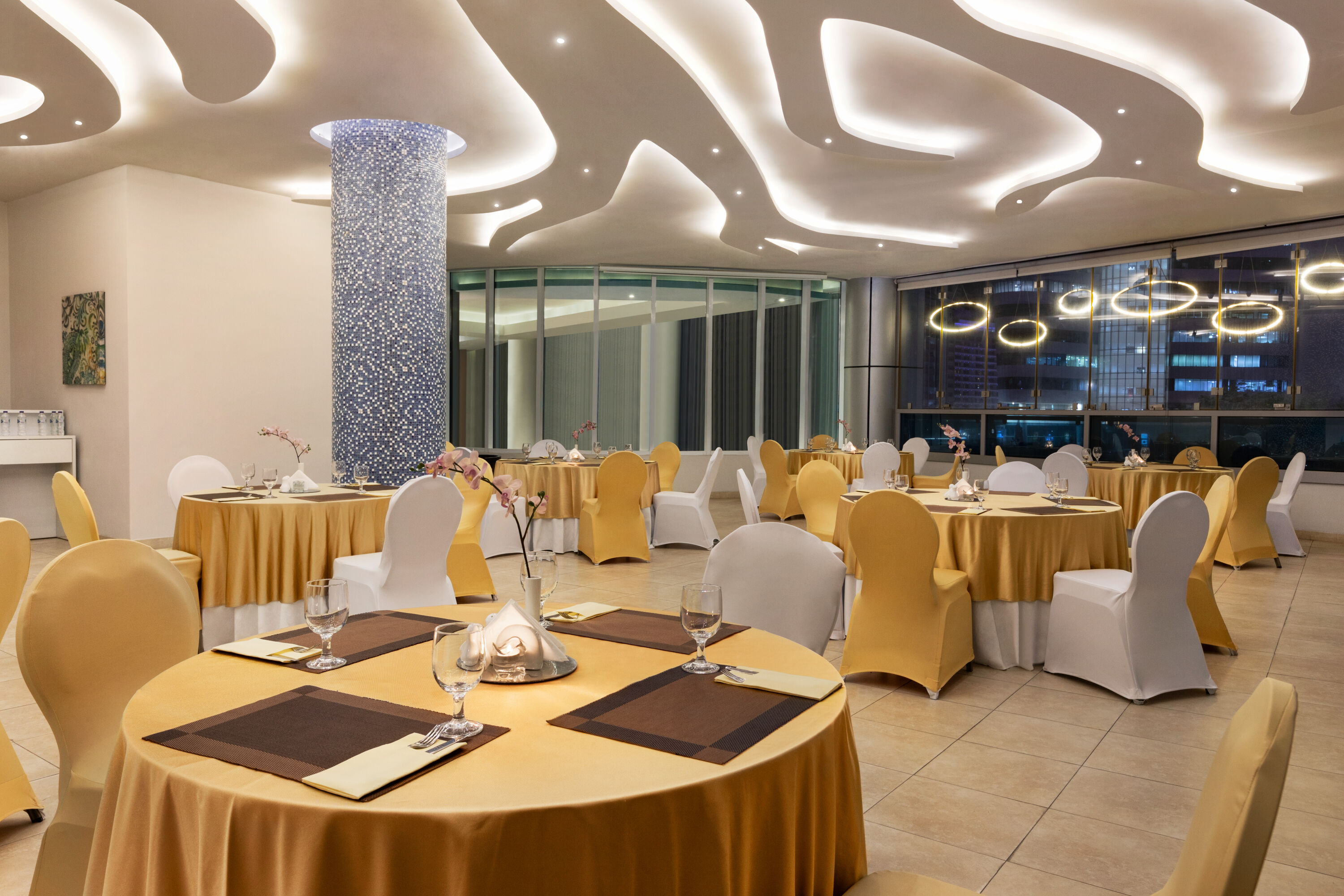 Ramada by wyndham barsha heights 4 dubai