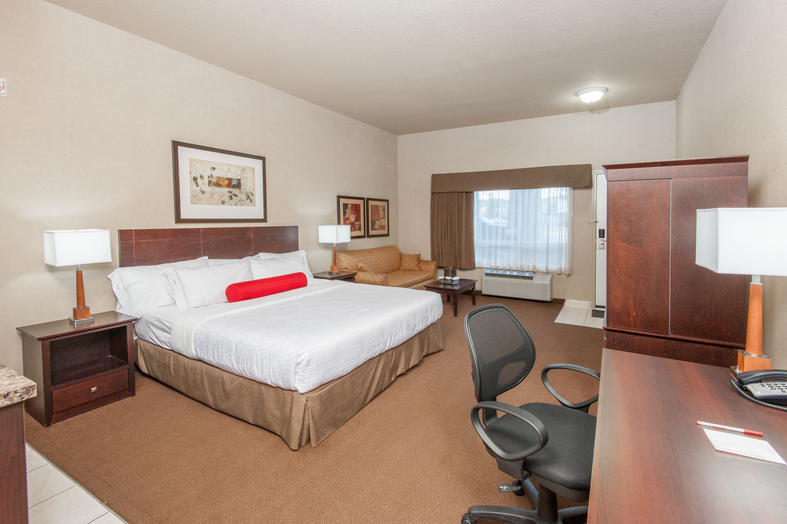 Ramada By Wyndham Drumheller Hotel & Suites | Drumheller, AB Hotels