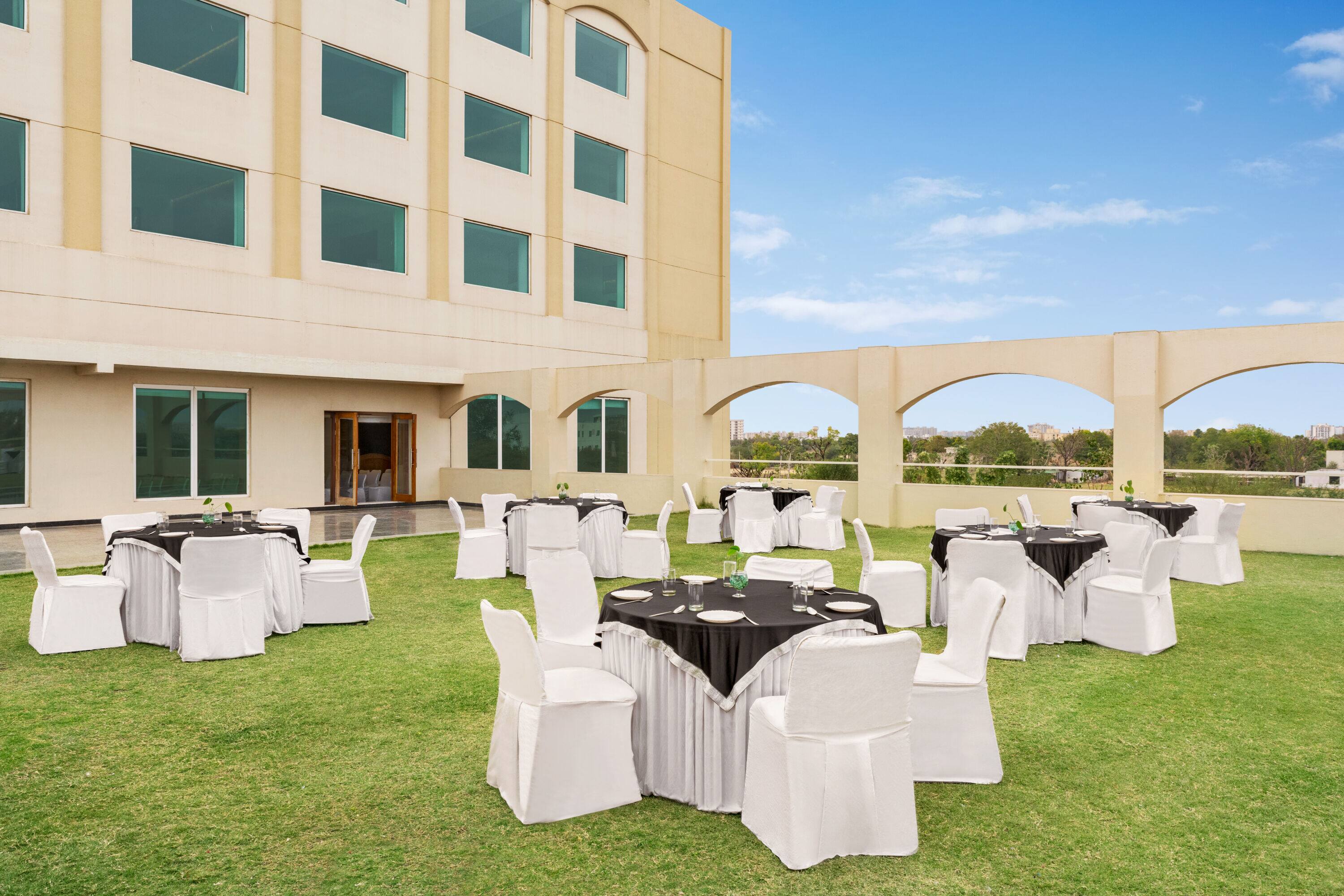 Ramada By Wyndham Jaipur Jaisinghpura | Jaipur, IN Hotels