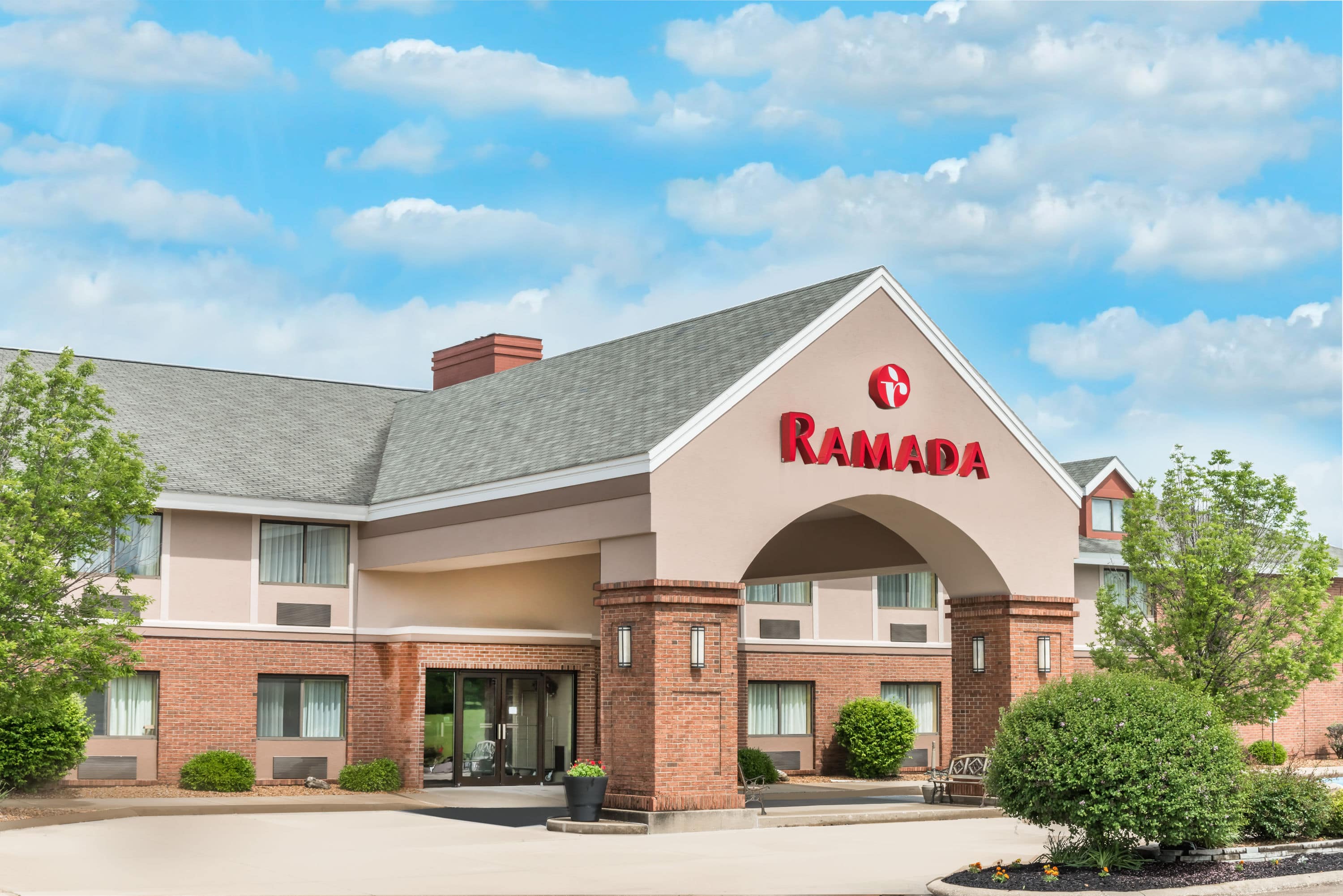 Ramada by Wyndham Vandalia | Vandalia, IL Hotels