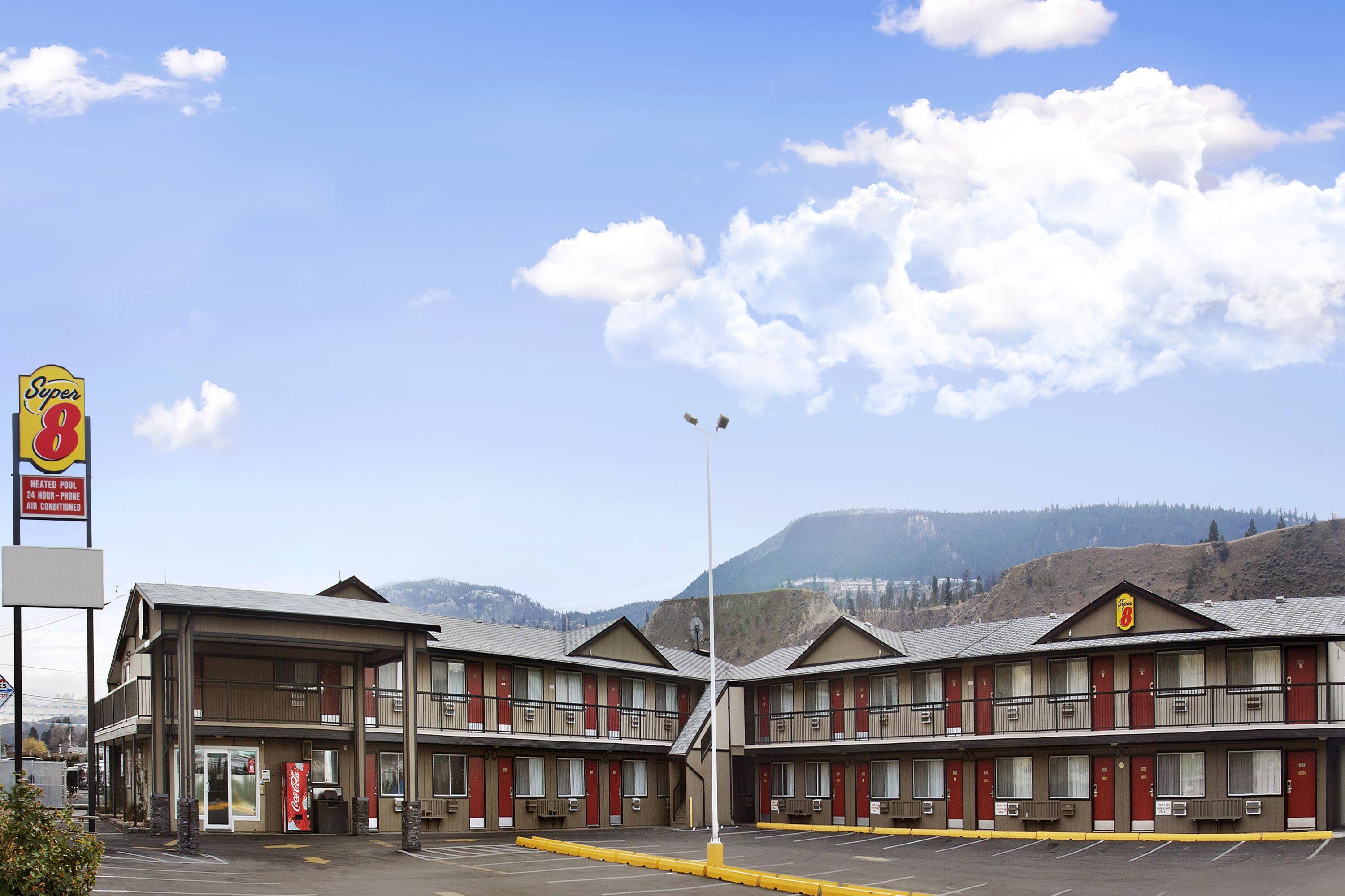 Super 8 by Wyndham Kamloops East | Kamloops, BC Hotels