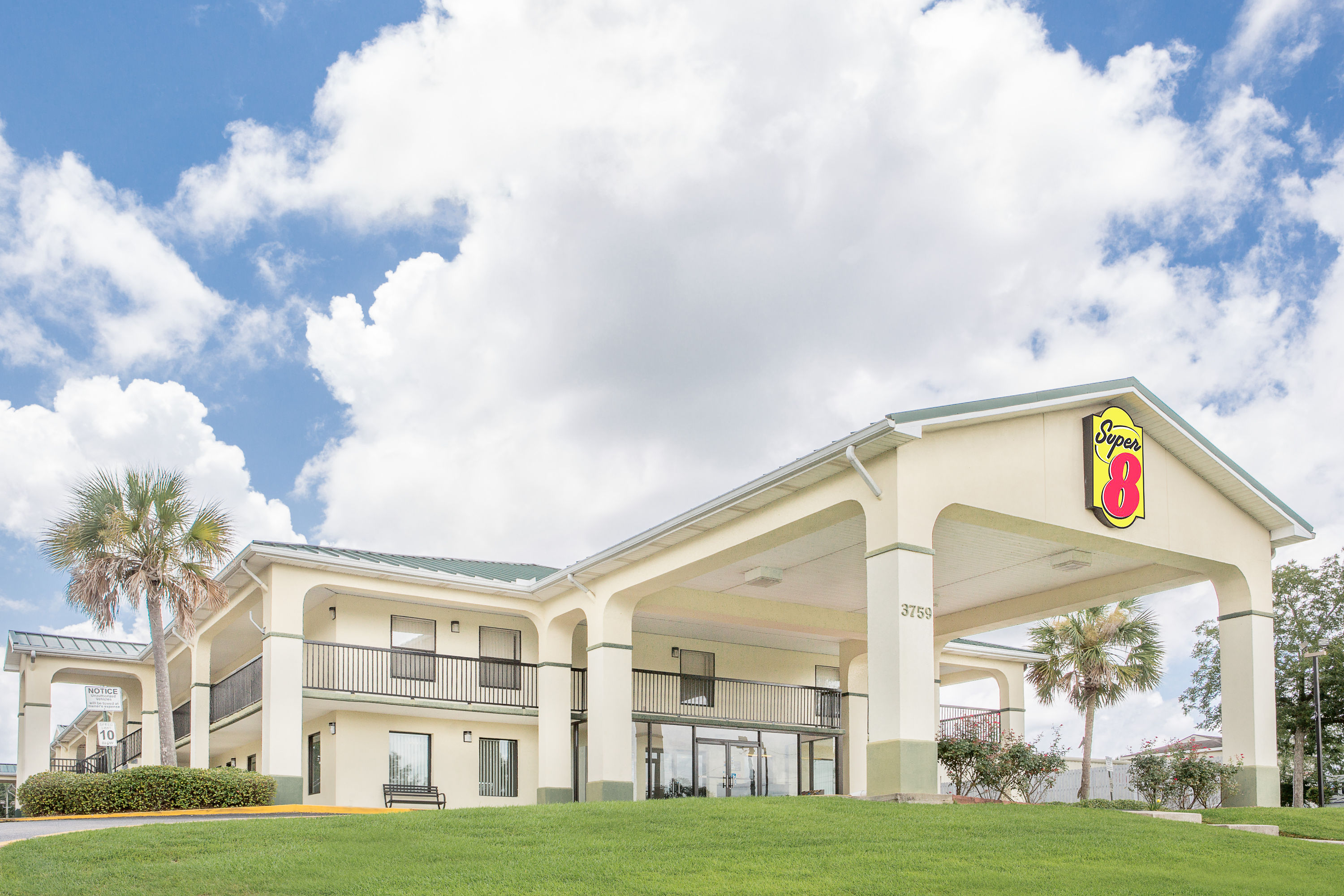 Super 8 By Wyndham Mobile Mobile Al Hotels