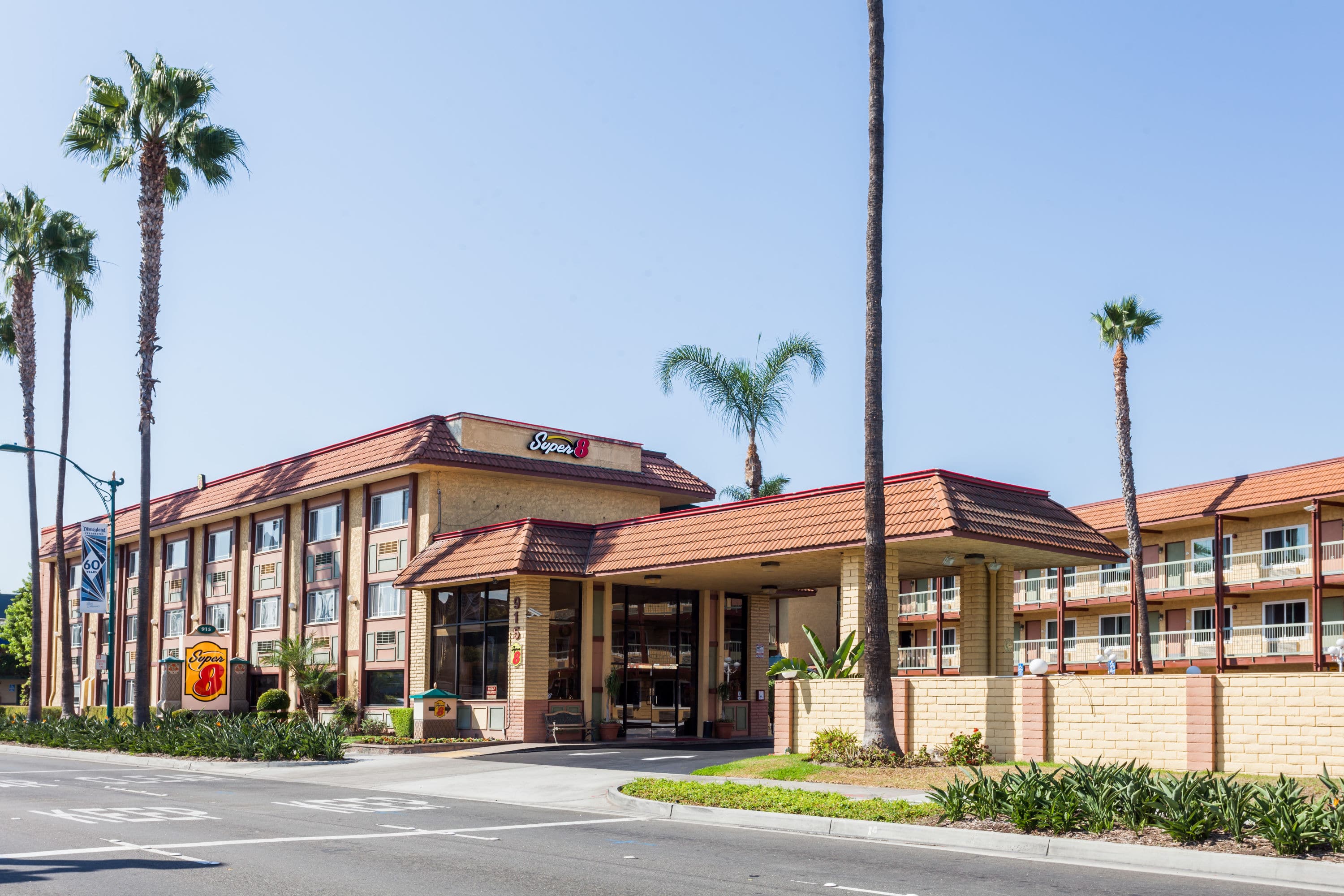 Super 8 by Wyndham Anaheim Disneyland Drive Anaheim CA Hotels