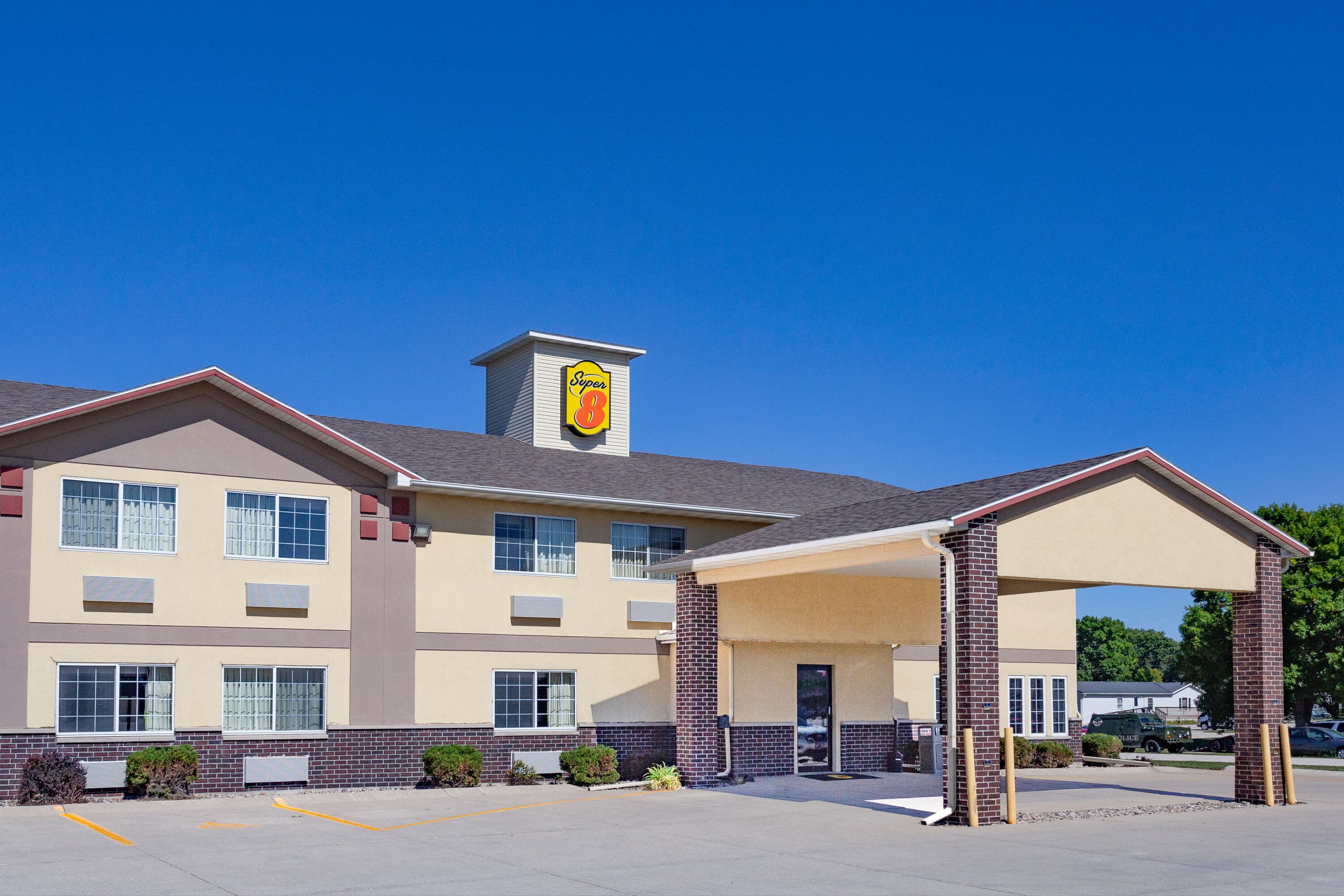 super-8-by-wyndham-emmetsburg-emmetsburg-ia-hotels