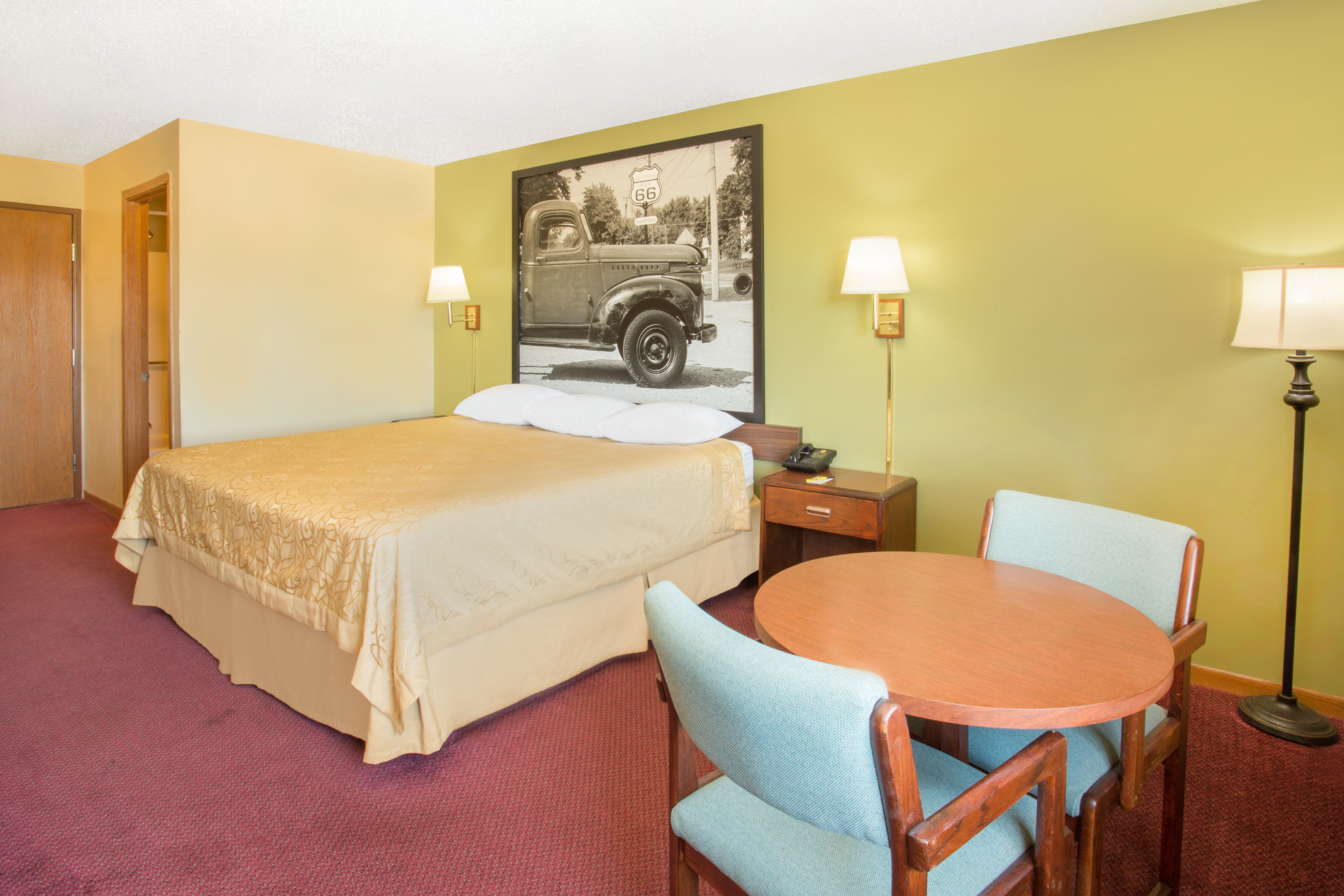 Super 8 by Wyndham Normal Bloomington | Normal, IL Hotels