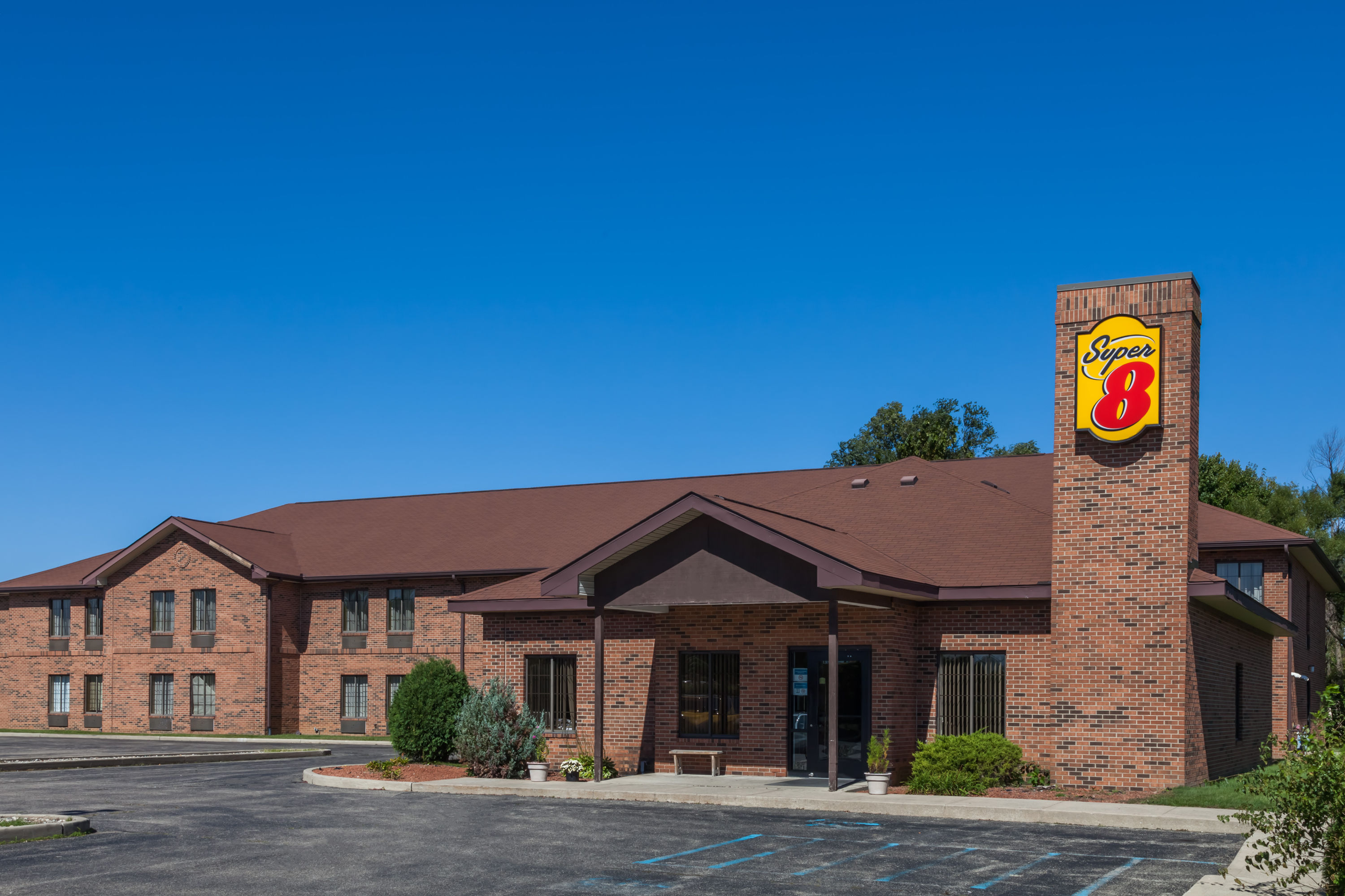 Super 8 By Wyndham Rochester Rochester In Hotels