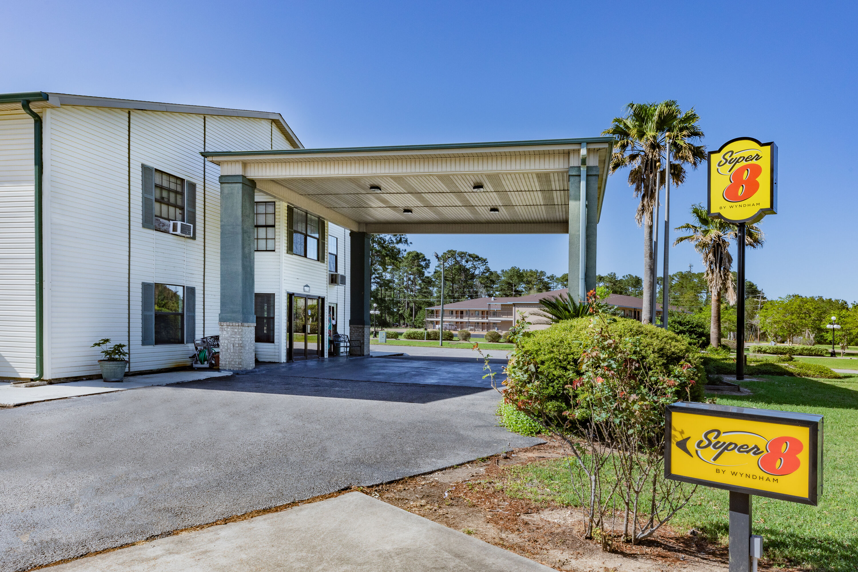 Super 8 by Wyndham Kinder/Coushatta near Casino Kinder, LA Hotels