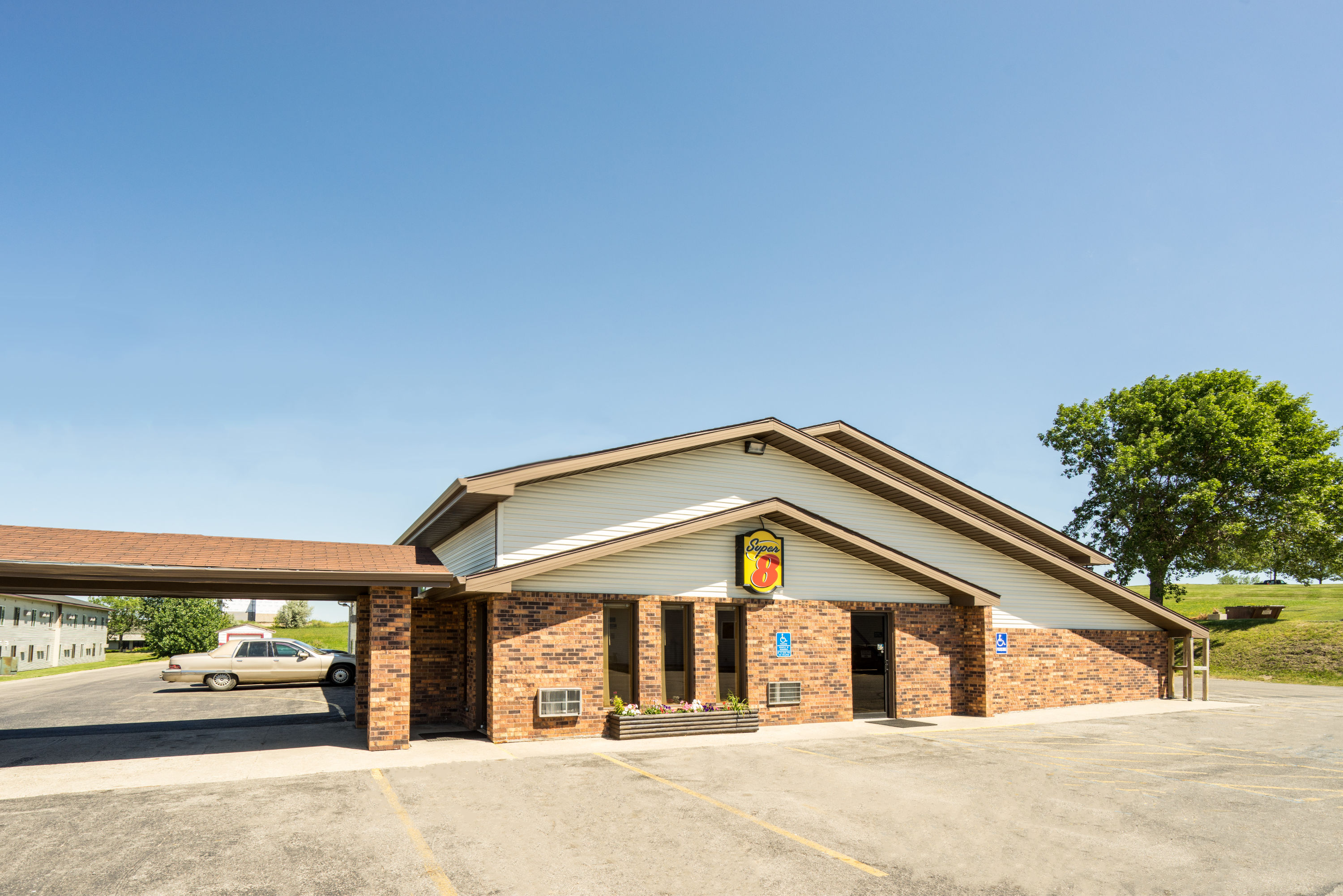 Super 8 By Wyndham Fergus Falls Fergus Falls Mn Hotels