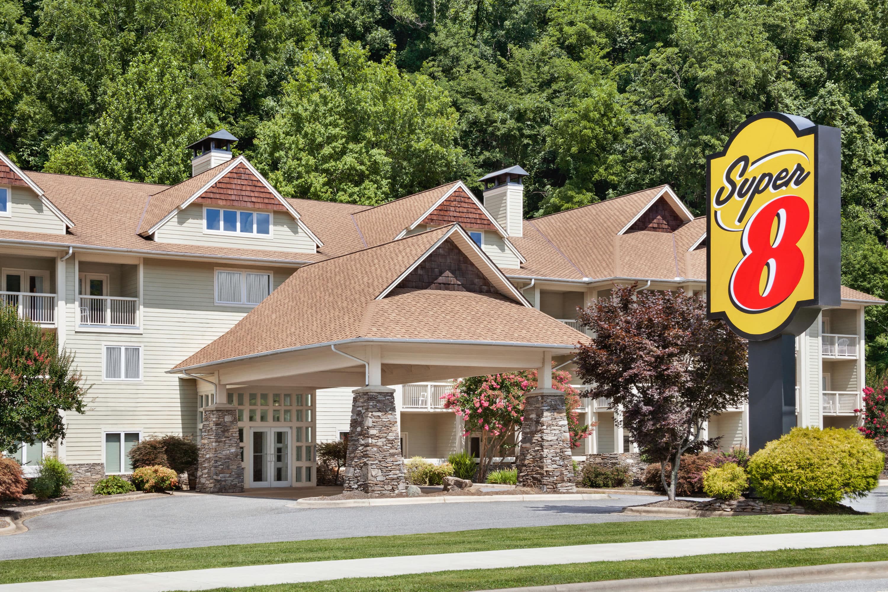 cherokee nc hotels with shuttle to casino