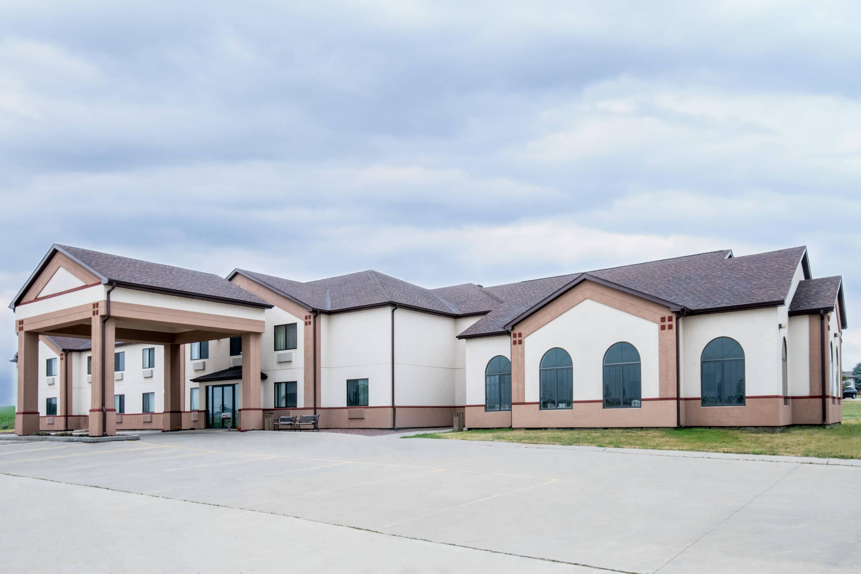 Super 8 Motels Founded in South Dakota - Persona Signs