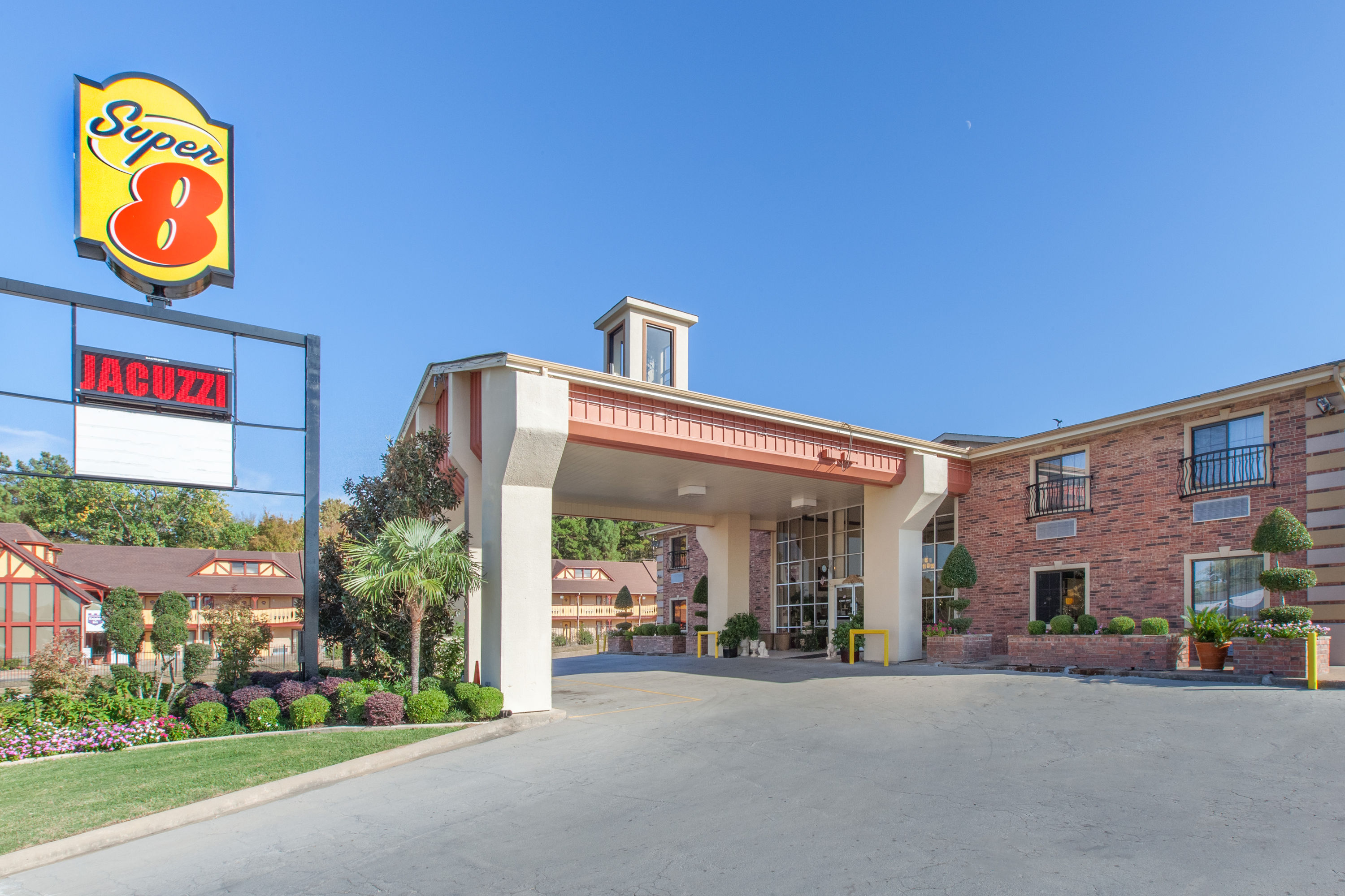 Super 8 By Wyndham Tyler Tx Tyler Tx Hotels