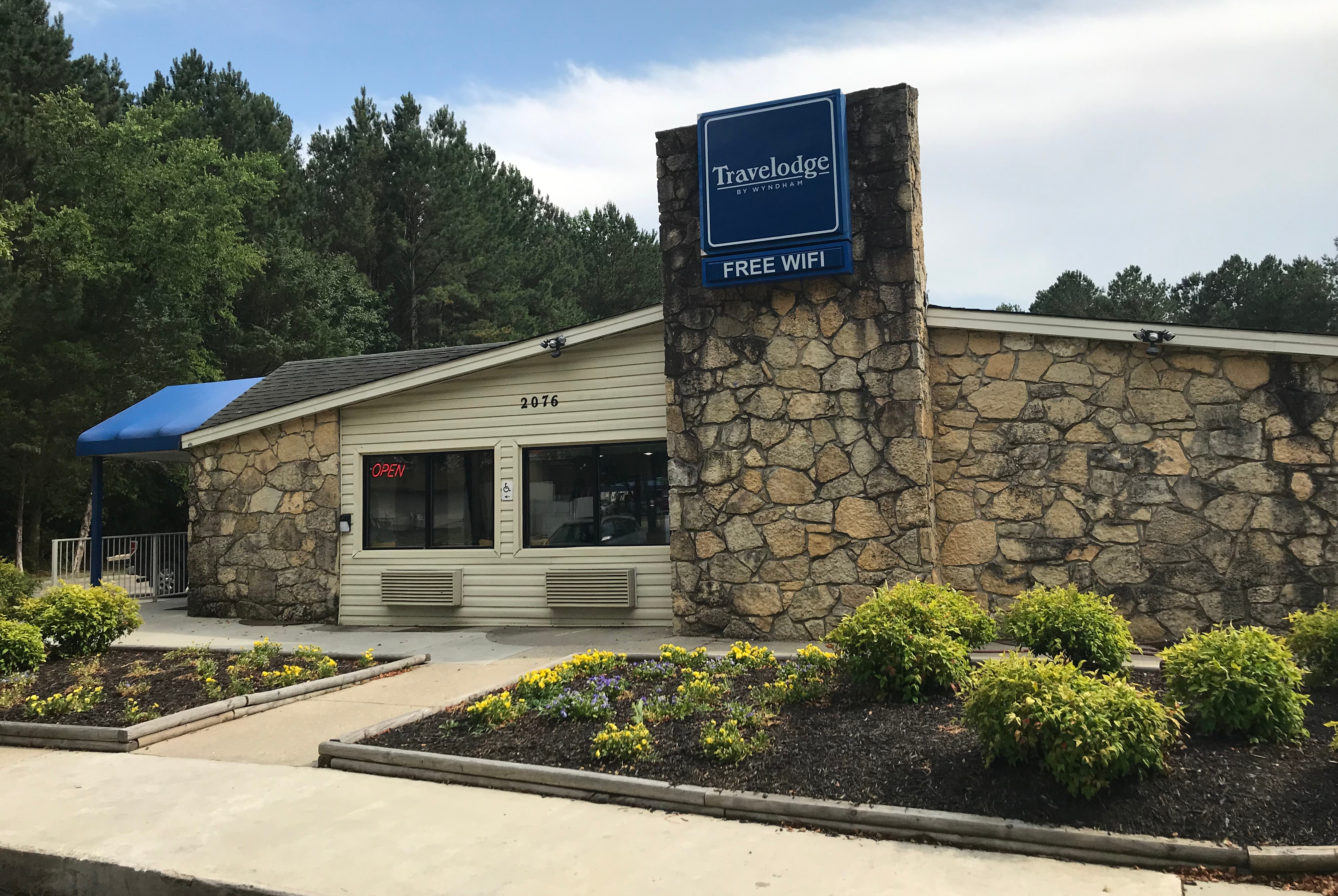 Travelodge By Wyndham Fayetteville Fayetteville Nc Hotels