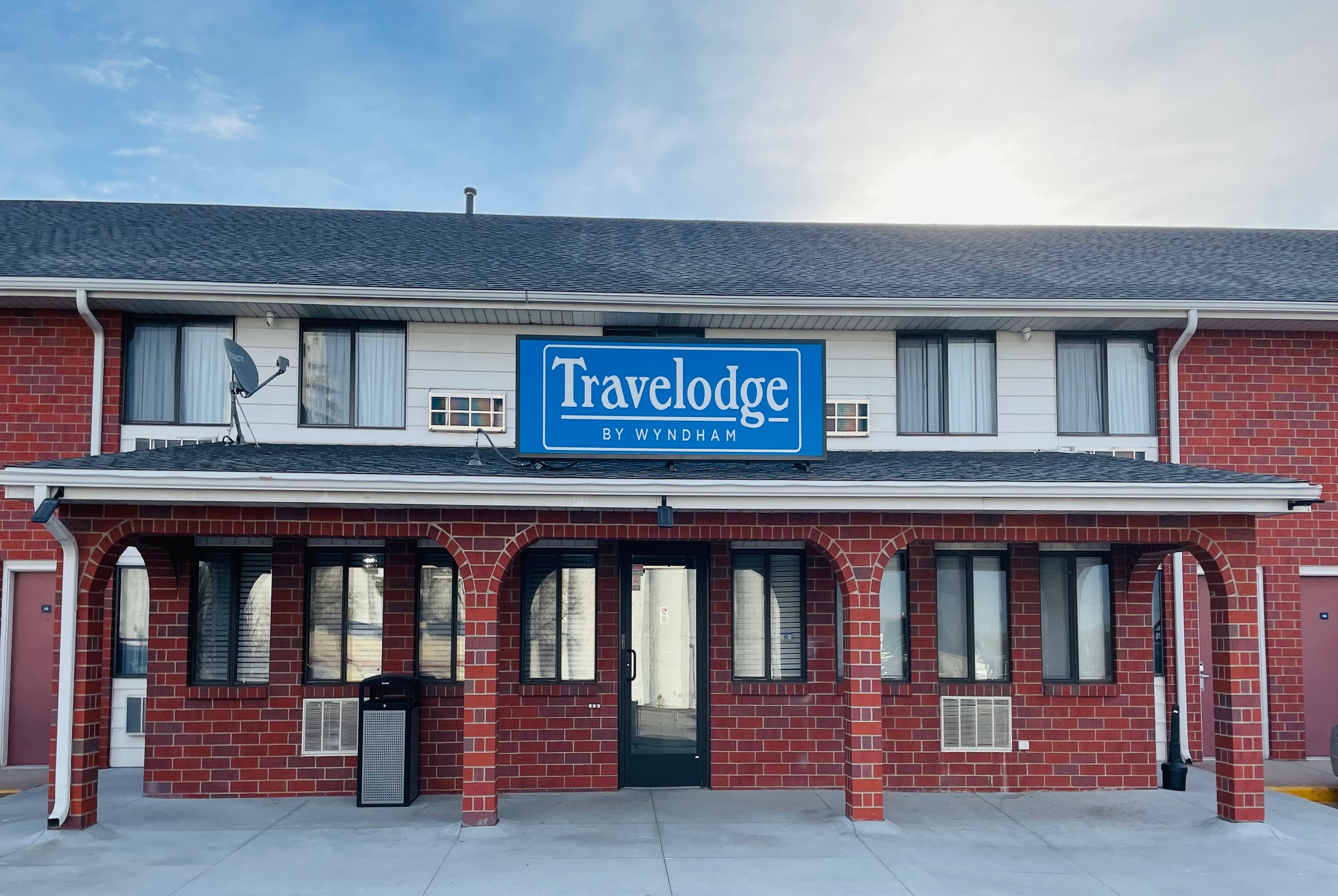 Travelodge by Wyndham Lincoln South | Lincoln, NE Hotels