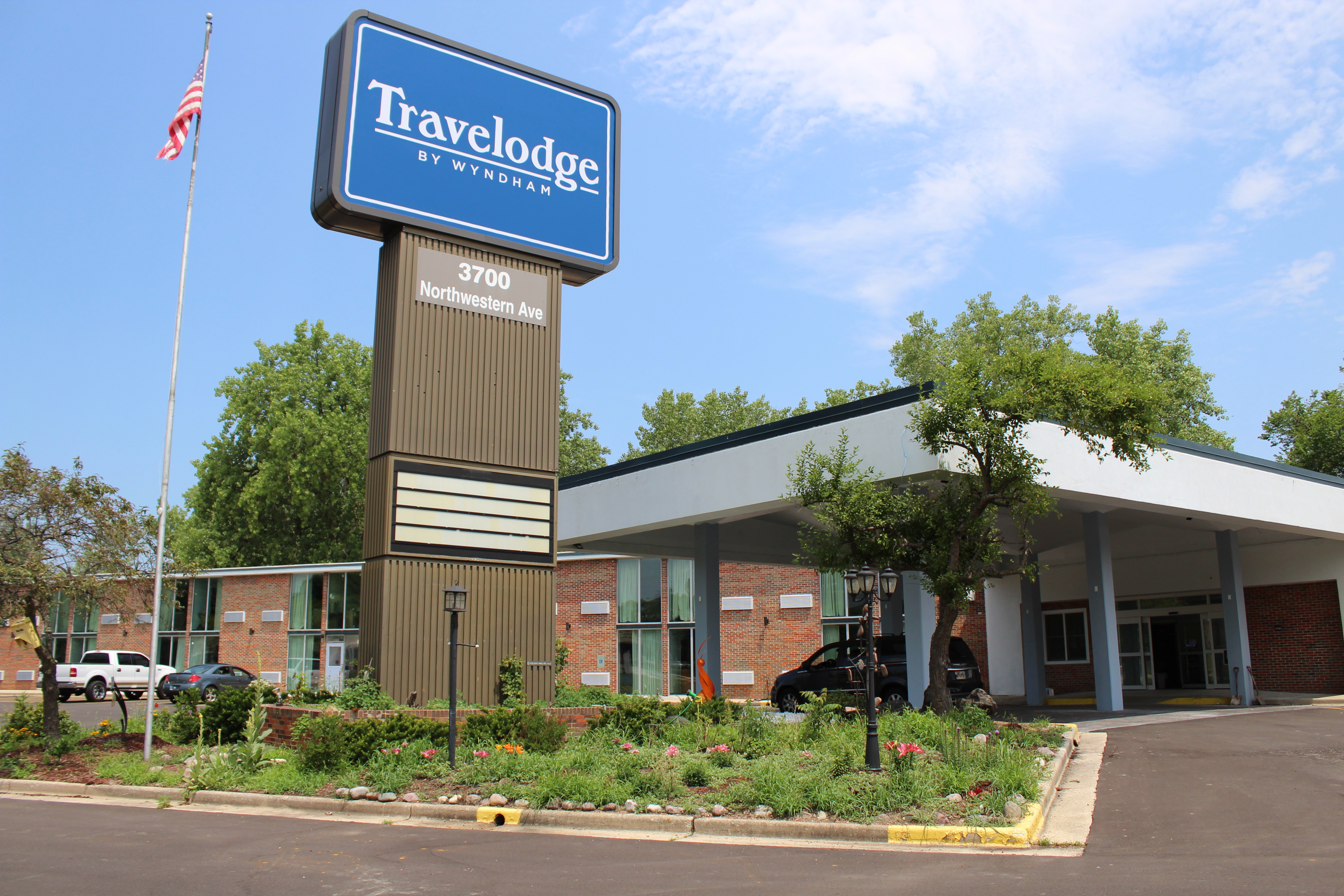 Travelodge by Wyndham Water's Edge Hotel Racine Racine, WI Hotels