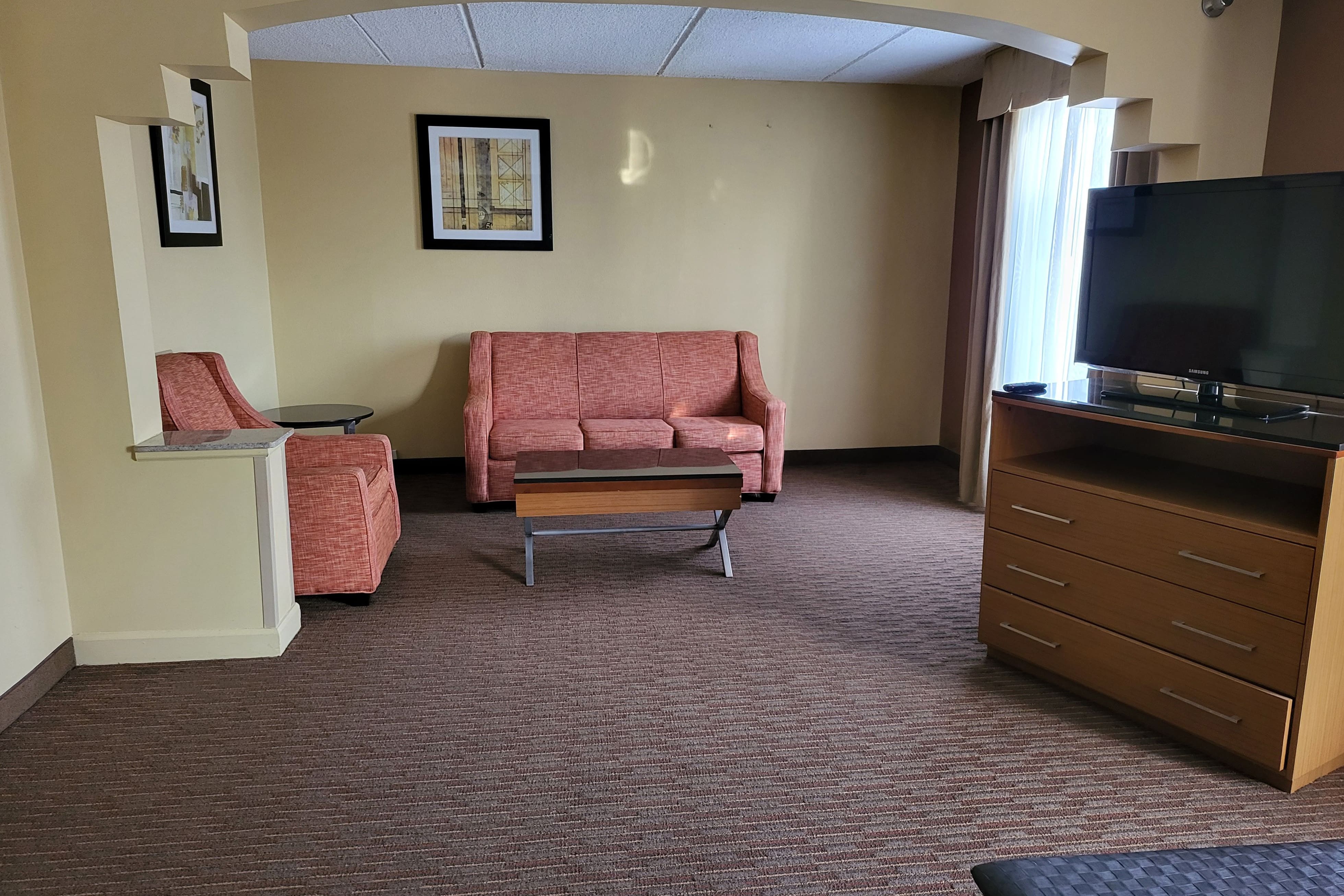 Wingate By Wyndham Greensboro Coliseum Greensboro NC Hotels   57837 Guestroom Snk3 2 