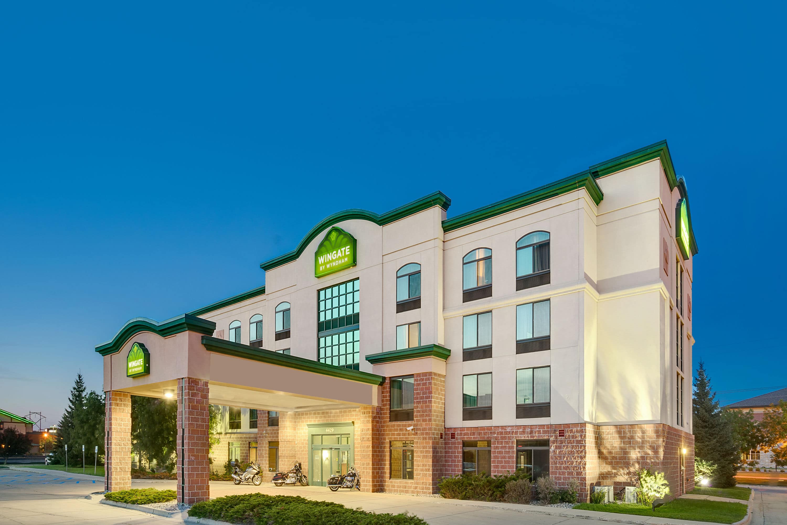 Wingate By Wyndham Fargo | Fargo, ND Hotels