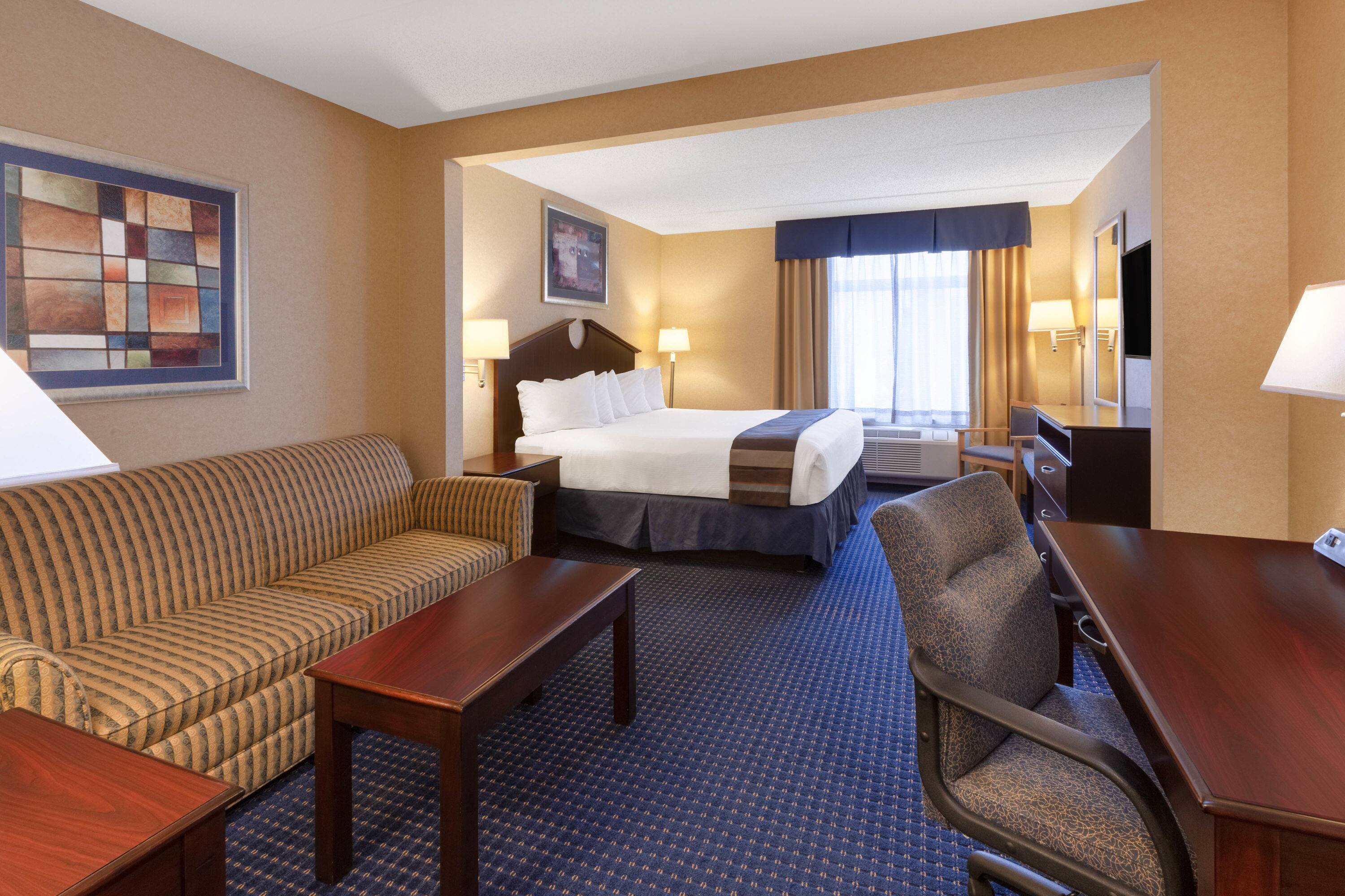 Wingate By Wyndham Erie Erie Pa Hotels - 